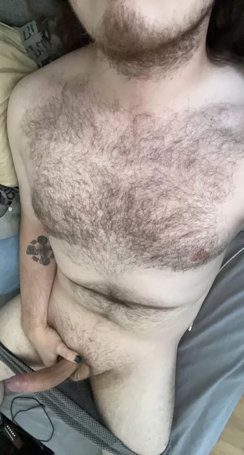 Dont mind the D, you‘re here for the chest