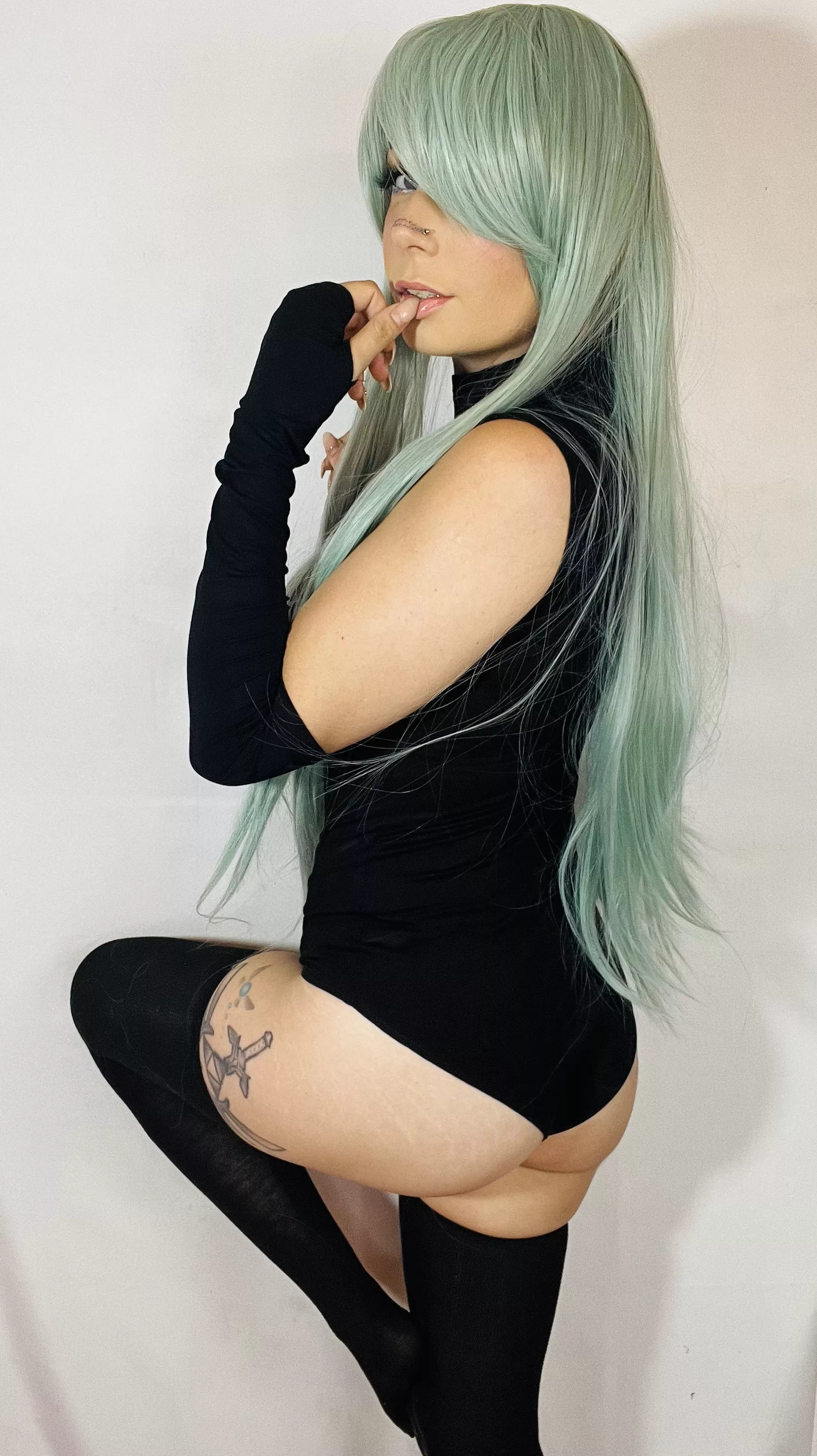 elizabeth liones is bringing the Cake <3 BrooklynBones