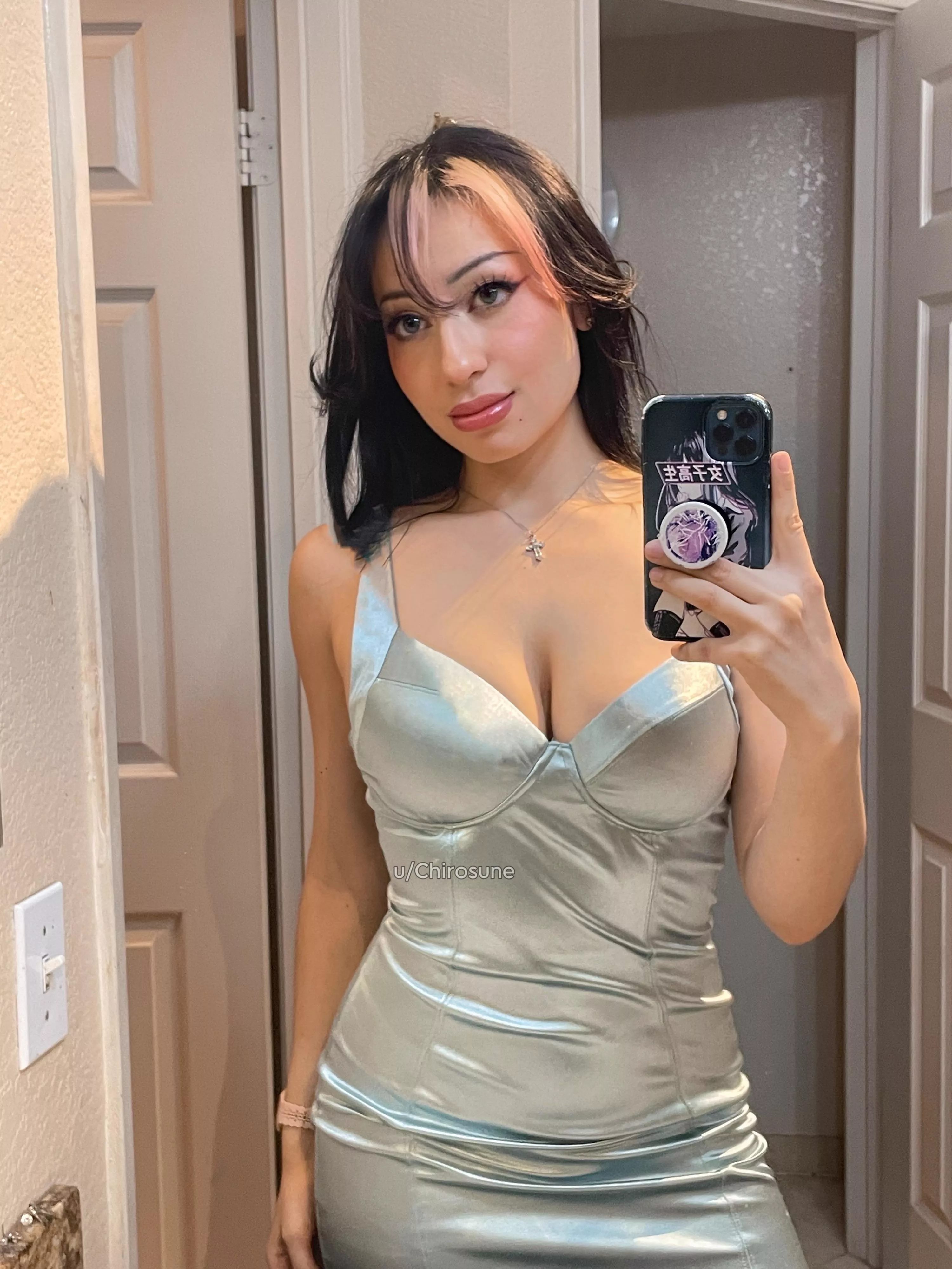 (F) I’m so happy I found this dress at the thrift store!