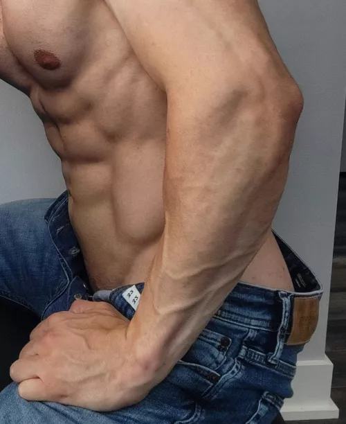 Forearms porn at its best 😏💪🏼