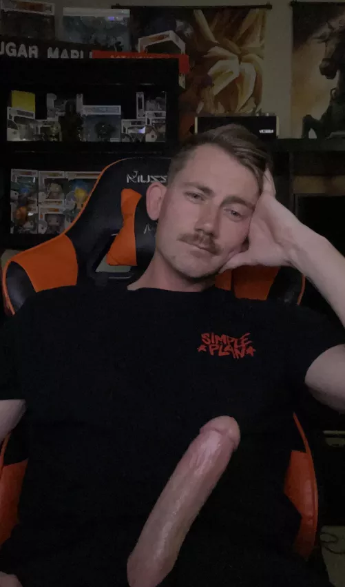 Happy Friday everyone! Looking to chat!