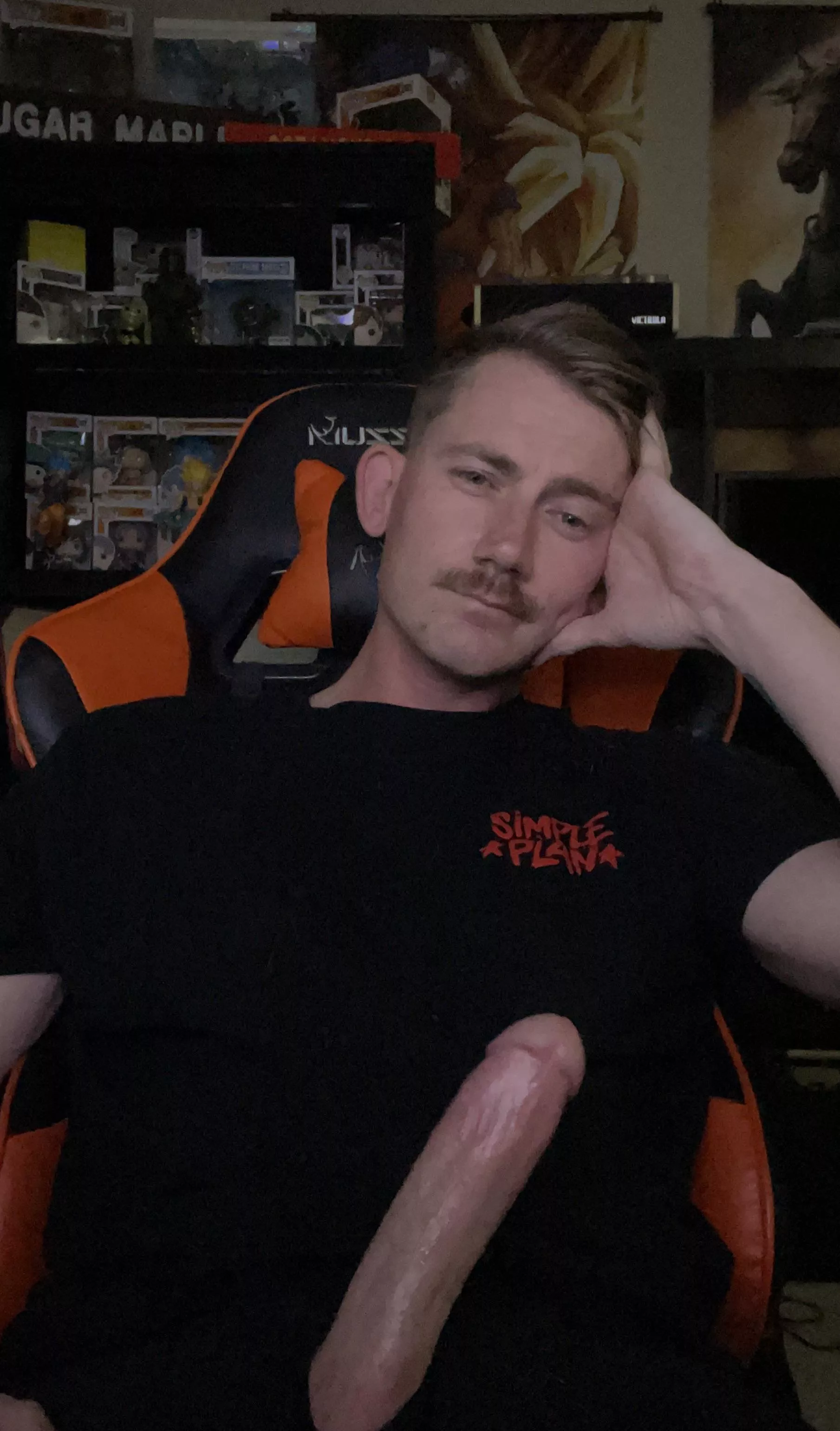 Happy Friday everyone! Looking to chat!