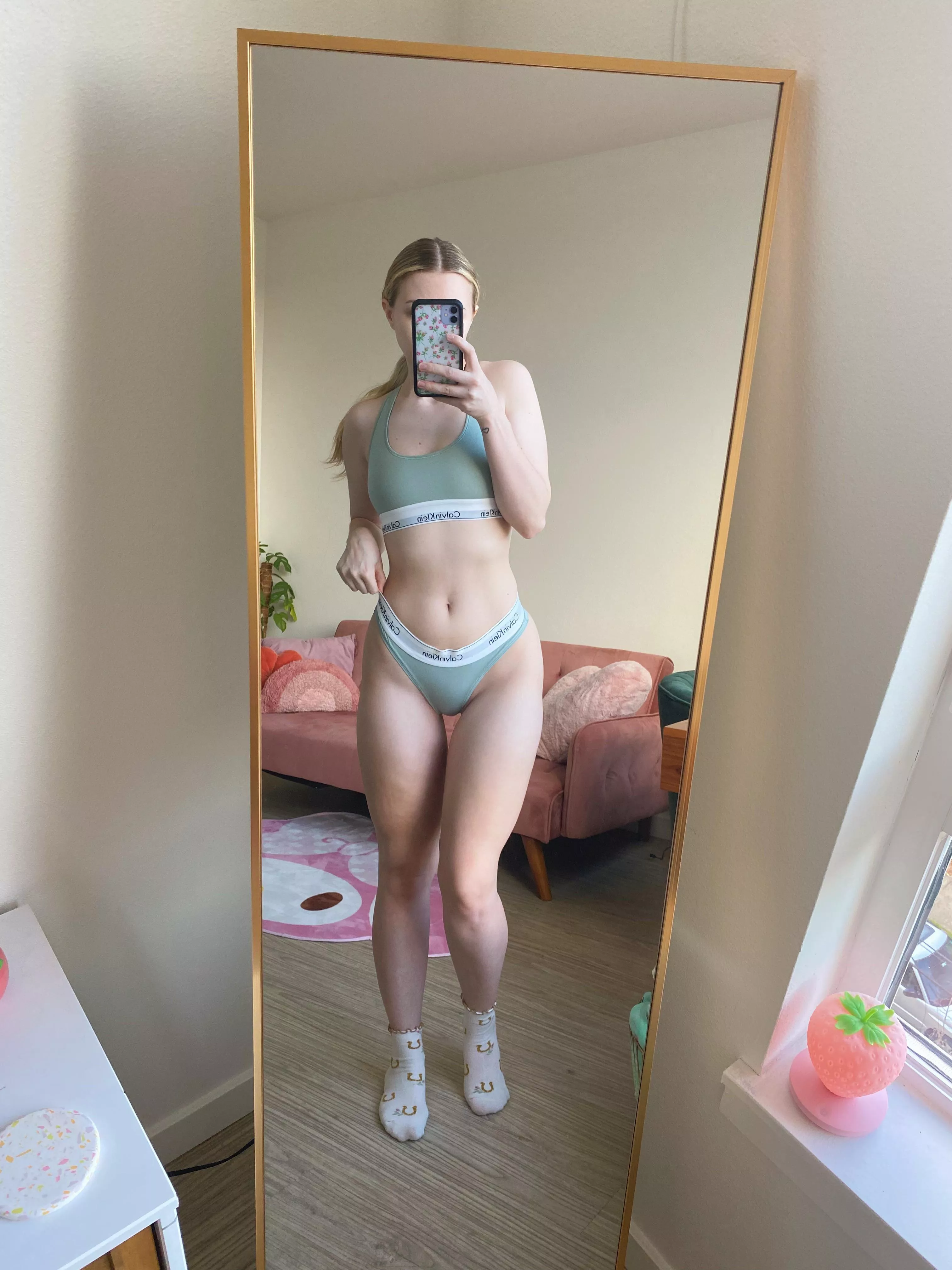 happy friday from me and my matching calvin’s [f]