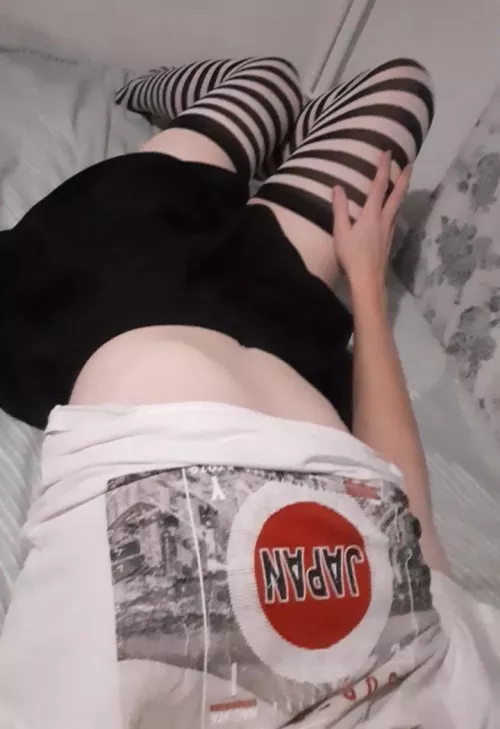 Hiii! Wanna join me and cuddle for a moment? :)