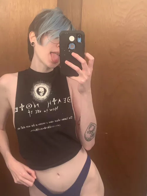 hope there’s other anime lovers here😝