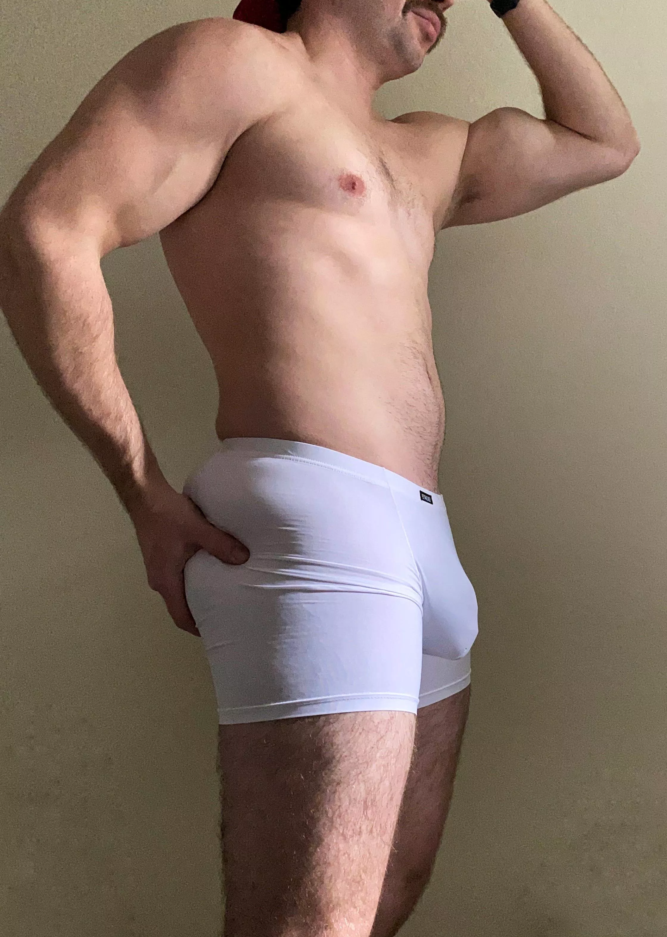 Hopefully you like your DILFs thicck [36] 😏