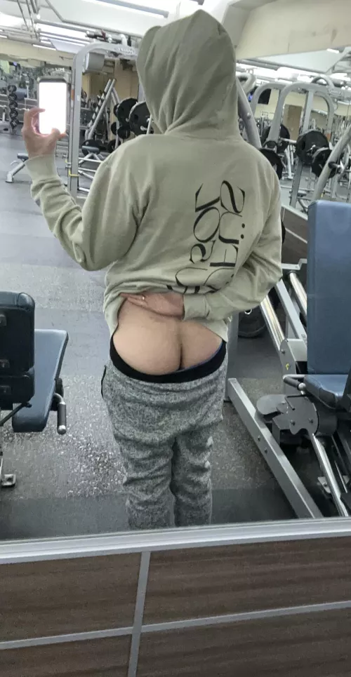 Hoping the only other guy I airdrop this to in the gym likes it 😈