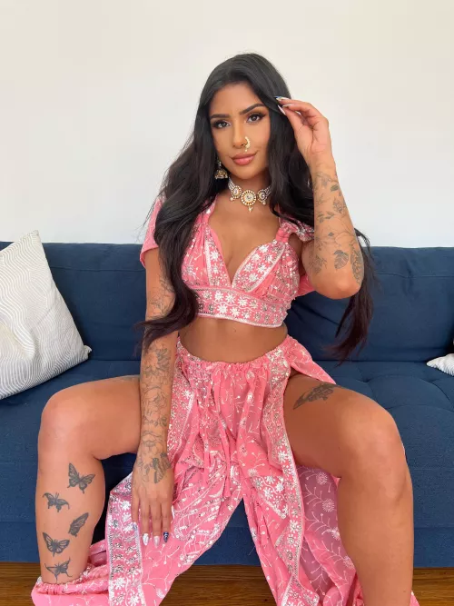 I hope you like Indian girls with tattoos. 🙊🇮🇳💕