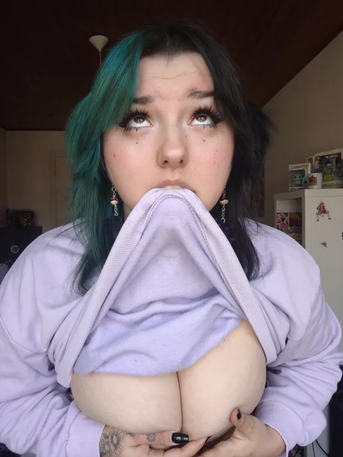 I love my goth tits <3