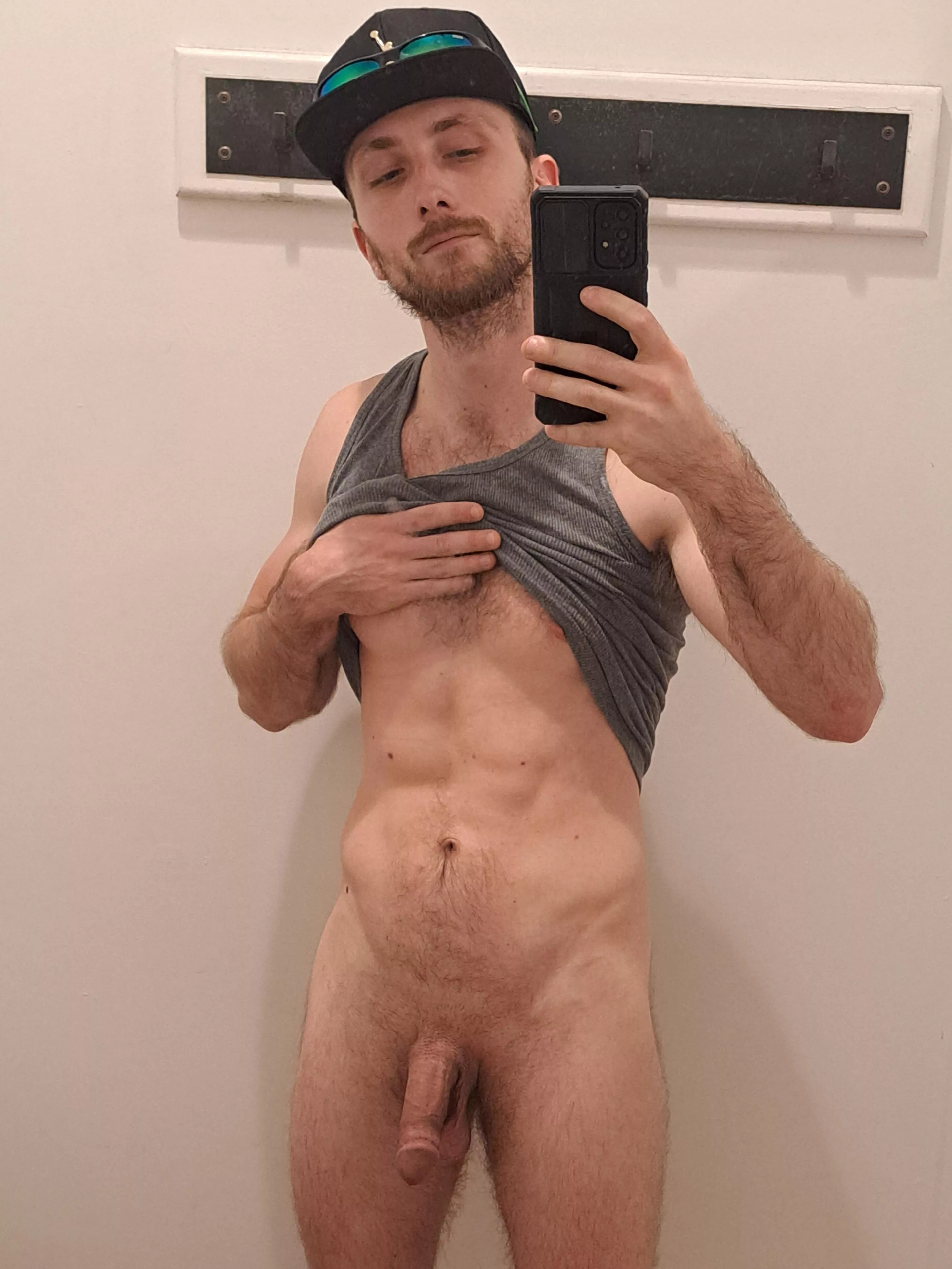 I need some assistance in the dressing room please