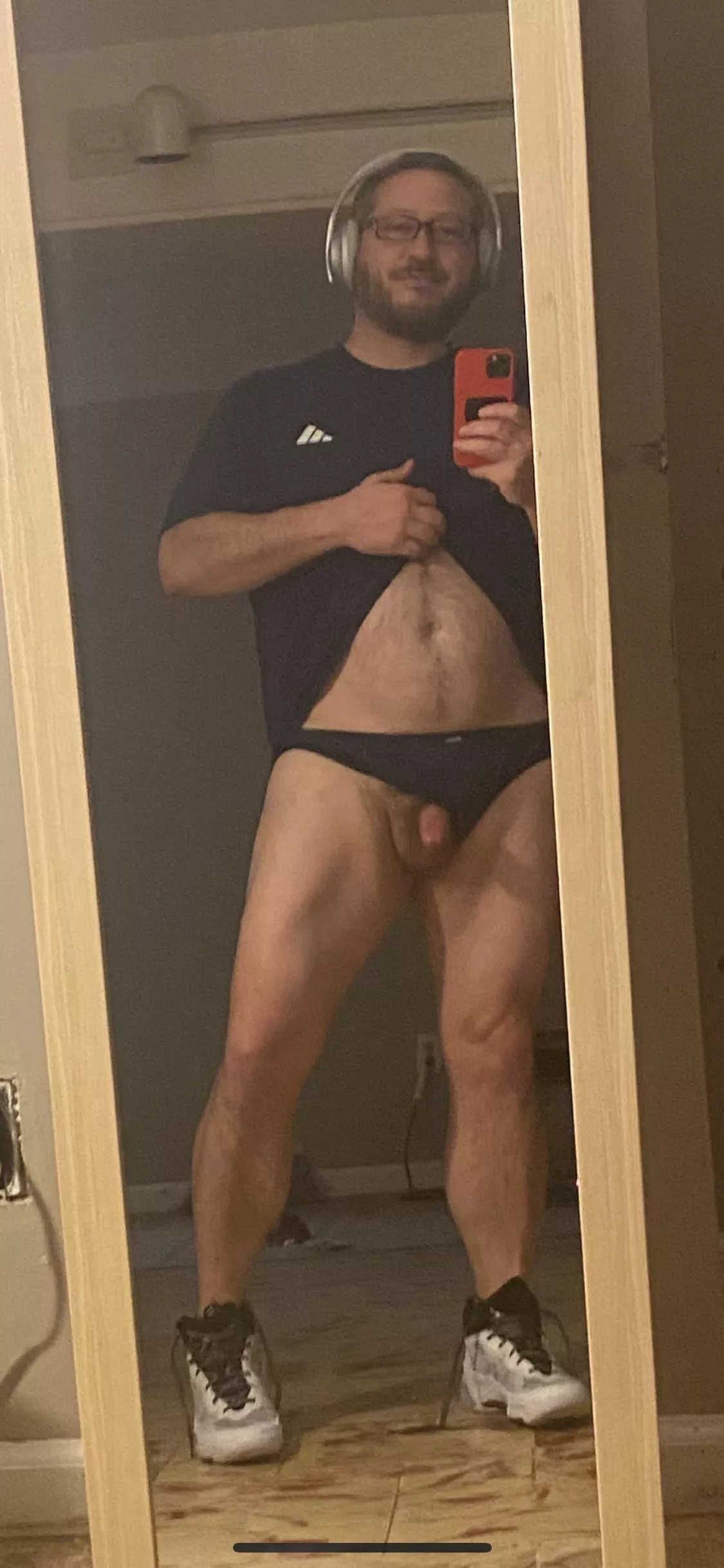 I swear I would jog like this. It’s pretty early on a Saturday. I might be able to get away with it.😬🤞(44)