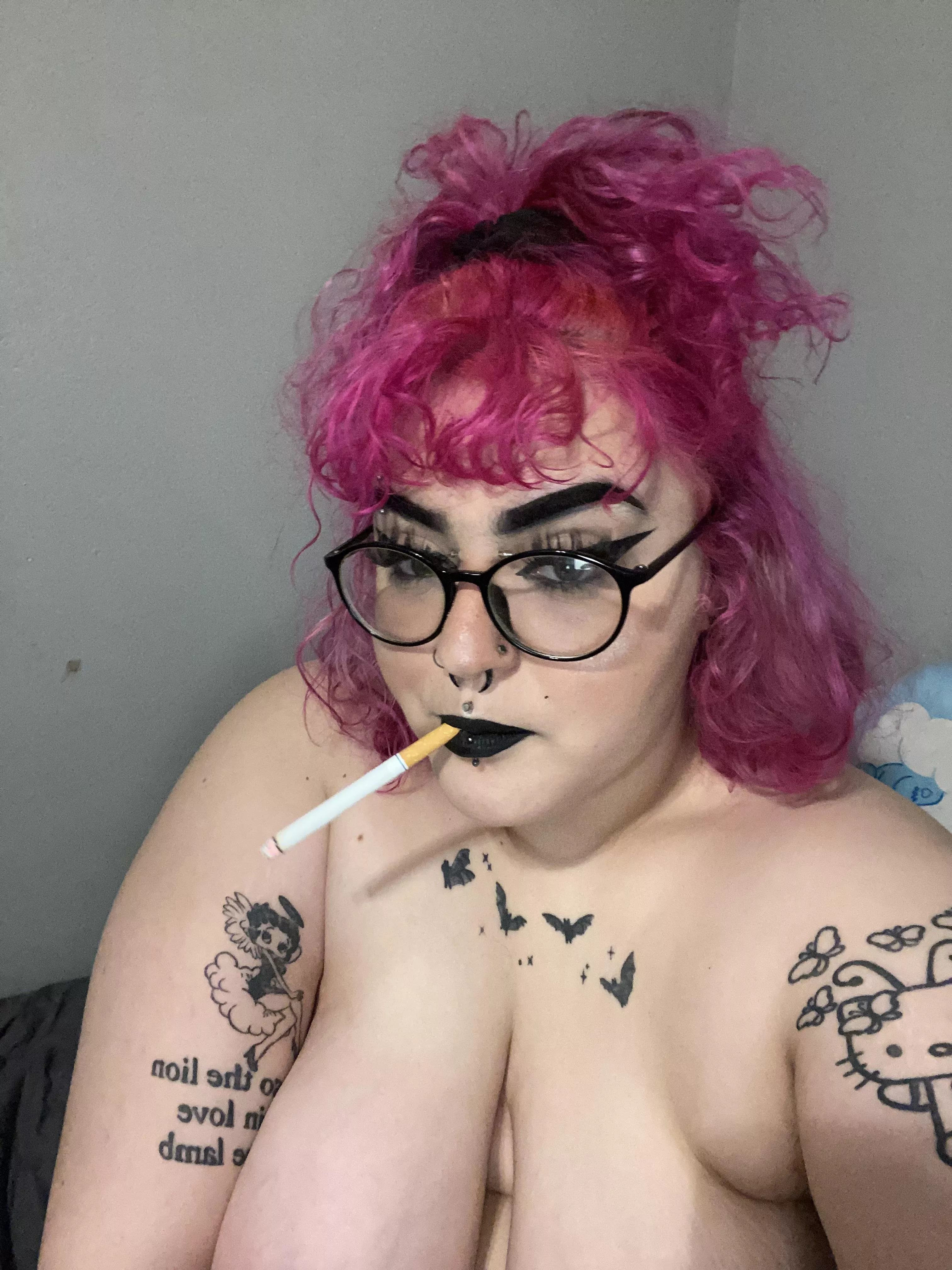 i wish i could door dash cigarettes smh 🤦‍♀️