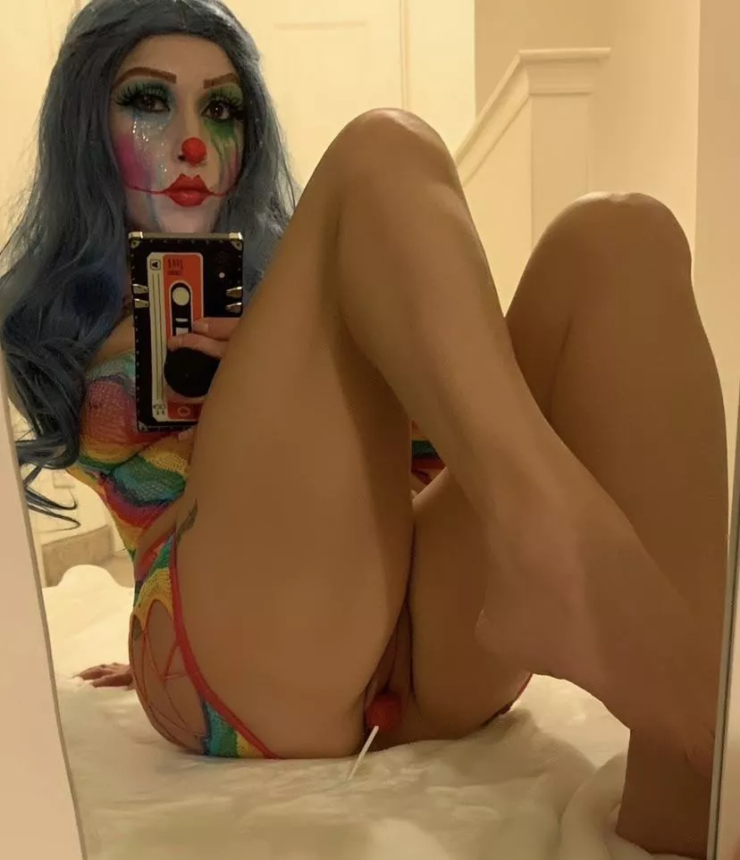 If you find my lollipop I’ll let you lick it 👅