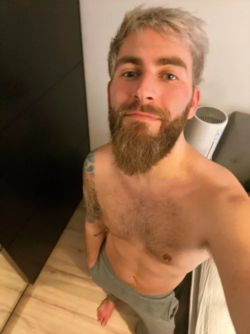 It's a sweatpants kind of saturday today 😌