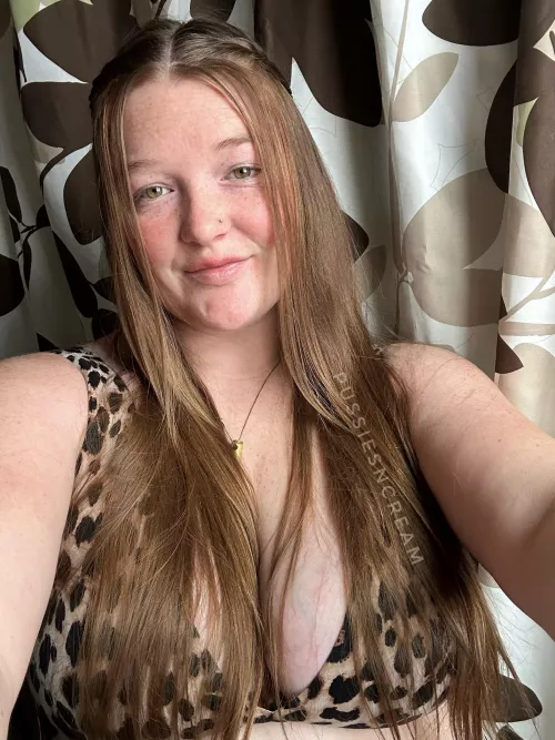 Just a simple selfie today🥰 hope you are all having a fantastic Saturday!