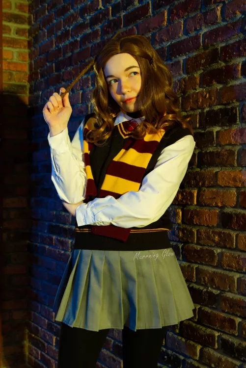 Lets learn some spells together - Hermione cosplay by Murrning_Glow