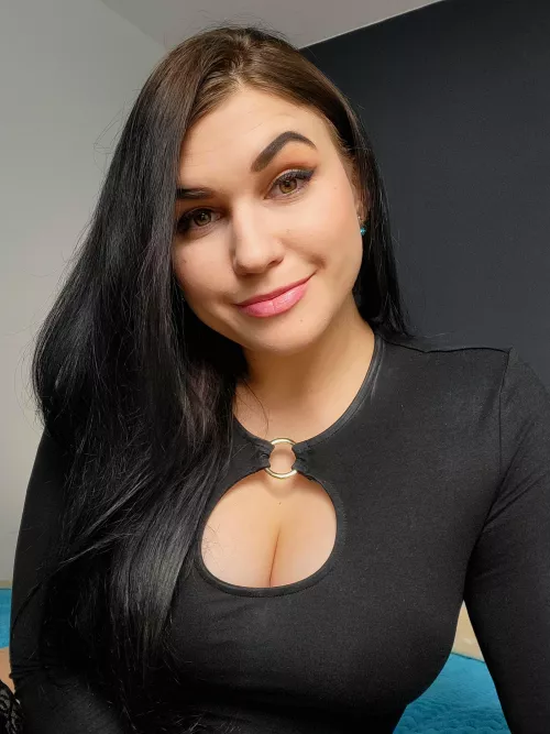 Meet this mommy on @chaturbate 😜