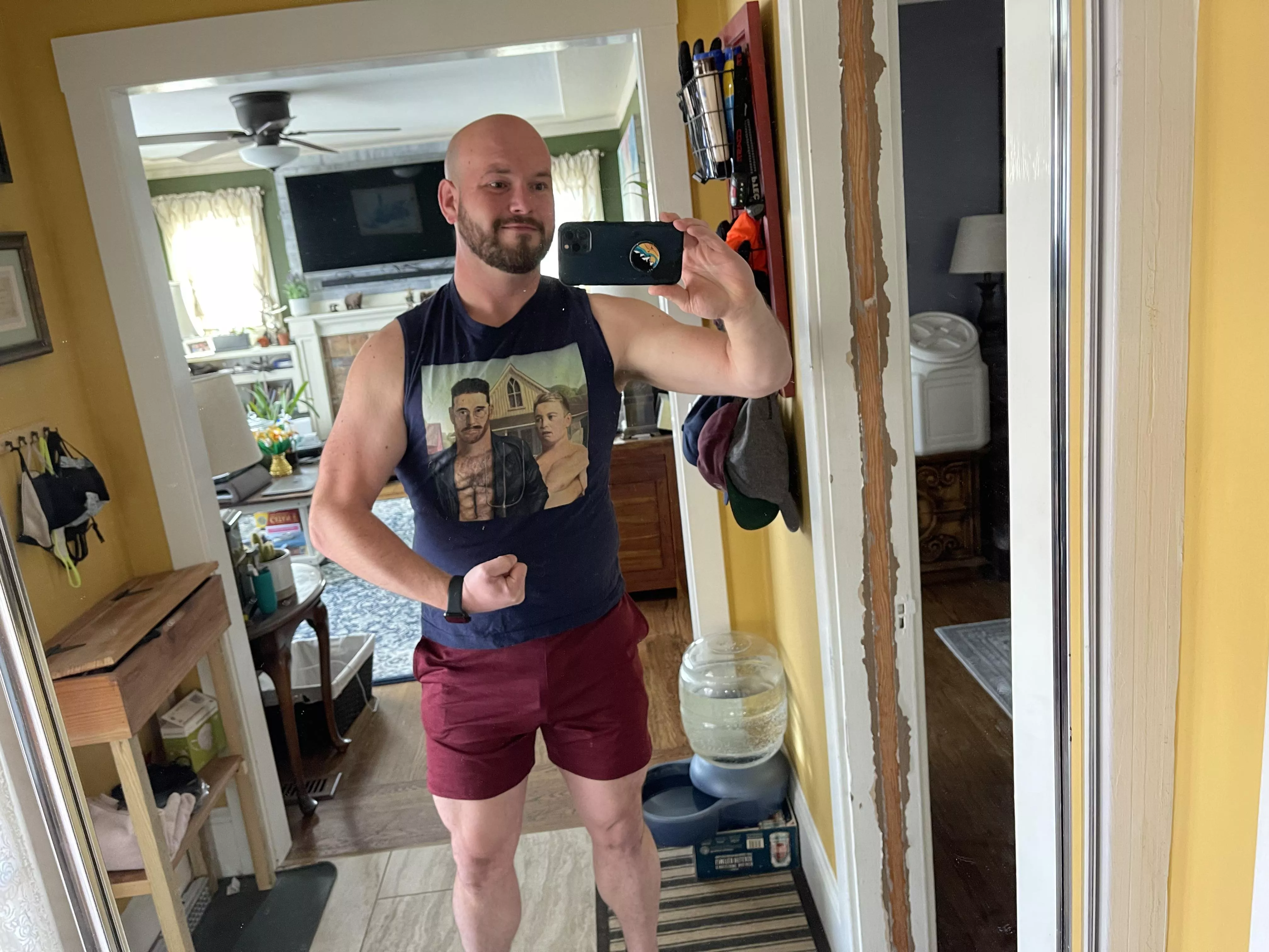 Muscle from the tits up and the 🍆 down, bear in the middle