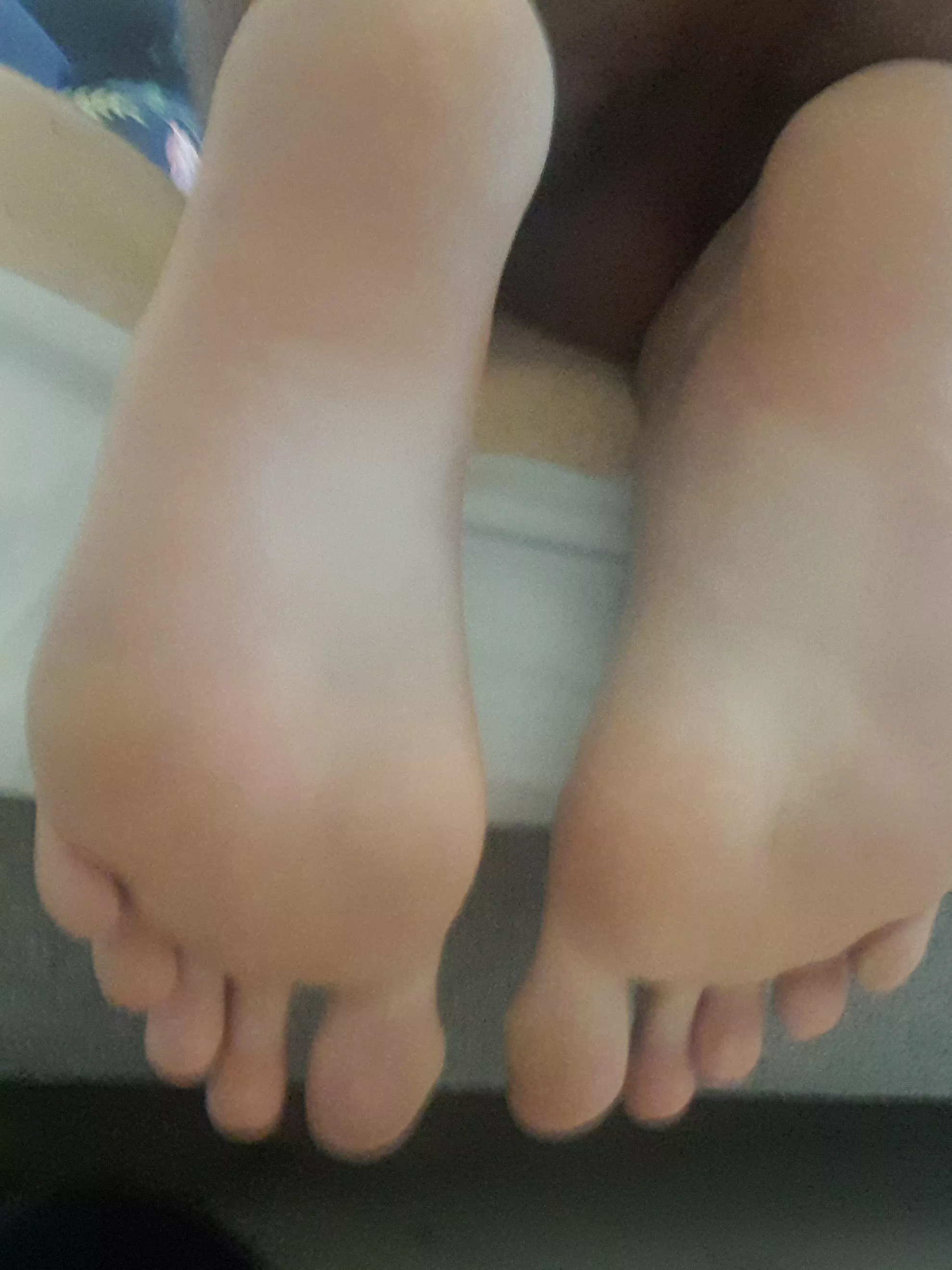 my feet need some attention:) dm me:)