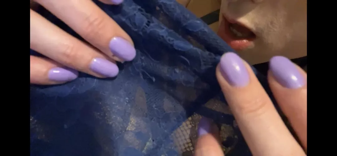 Oh how I love the smell of nail polish and lace in the morning!!! Hope everyone has a great day today😊