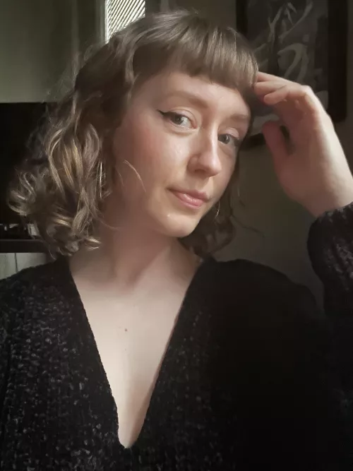 Oop! Don’t mind me just adjusting the bangs!! 😋