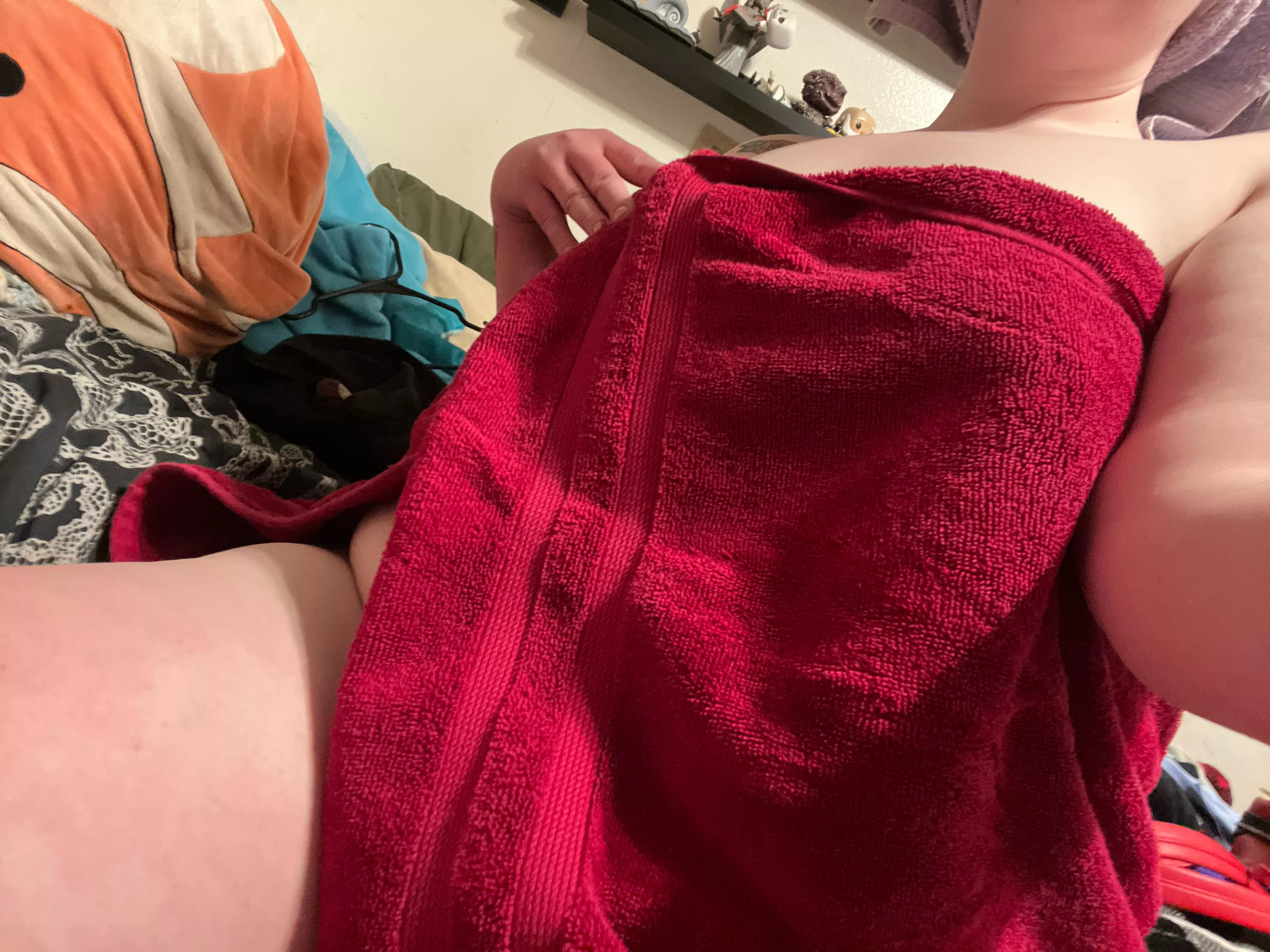 out of the shower. now time to play with myself before work 😩 who wants to join? 💘