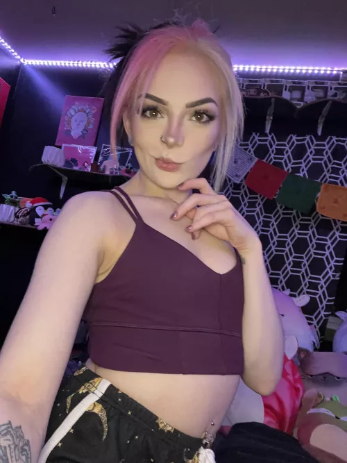 Pack the bong or pack me 😝