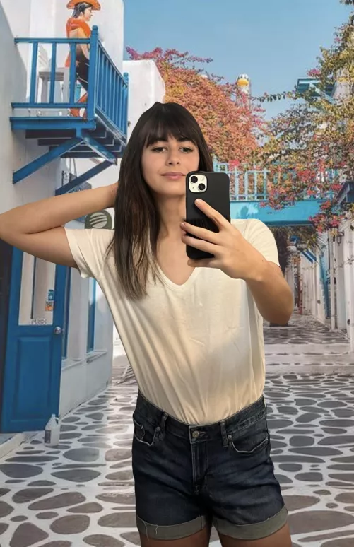 should i stay a girl??