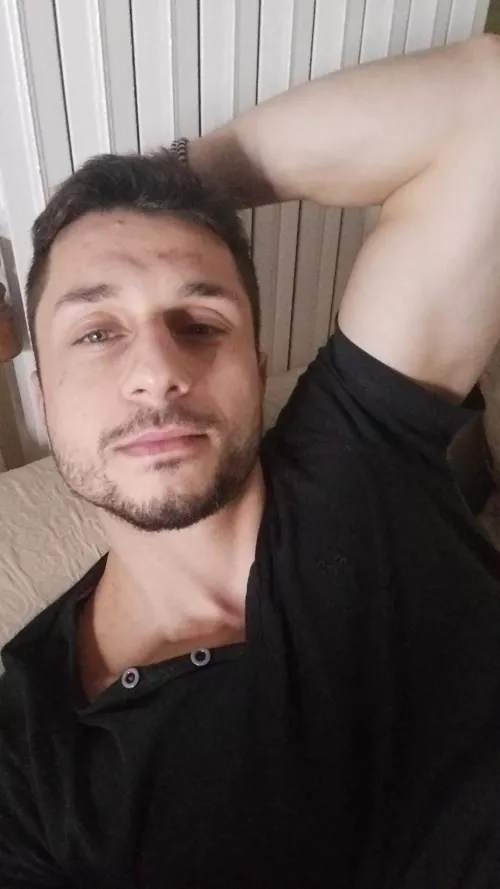 smell my sweaty jaws after gym 😈