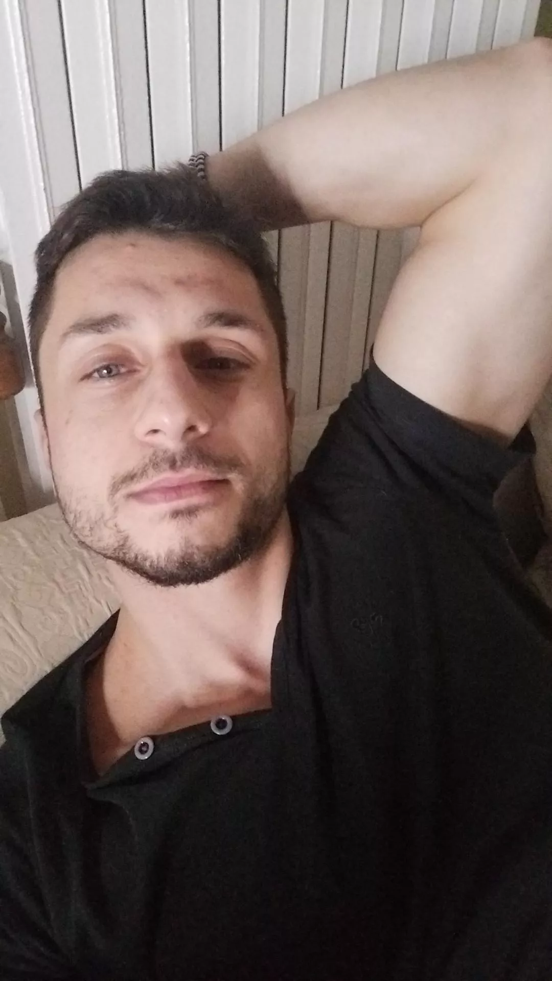 smell my sweaty jaws after gym 😈