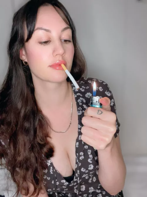 Smoking inside today come join me ? 😝