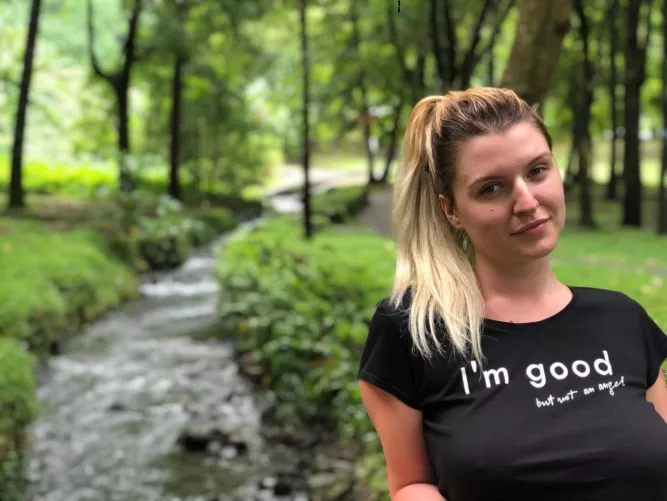 So booored. Any recommedations on what to do? :)))