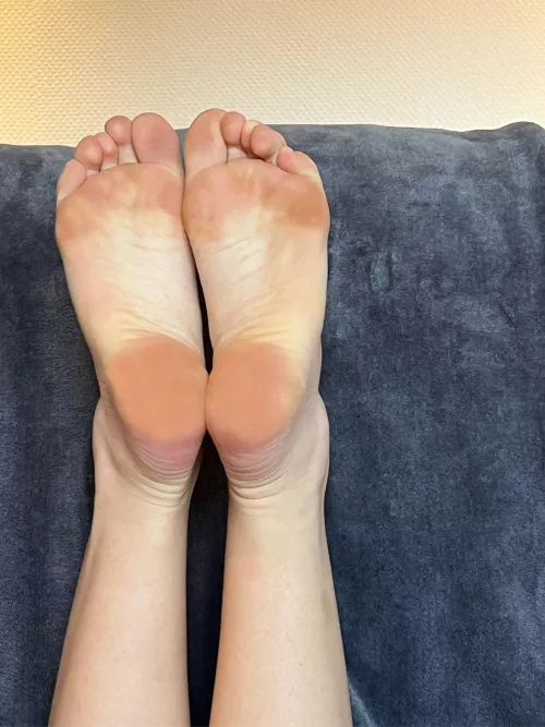 Sweater than a lollipop 🍭