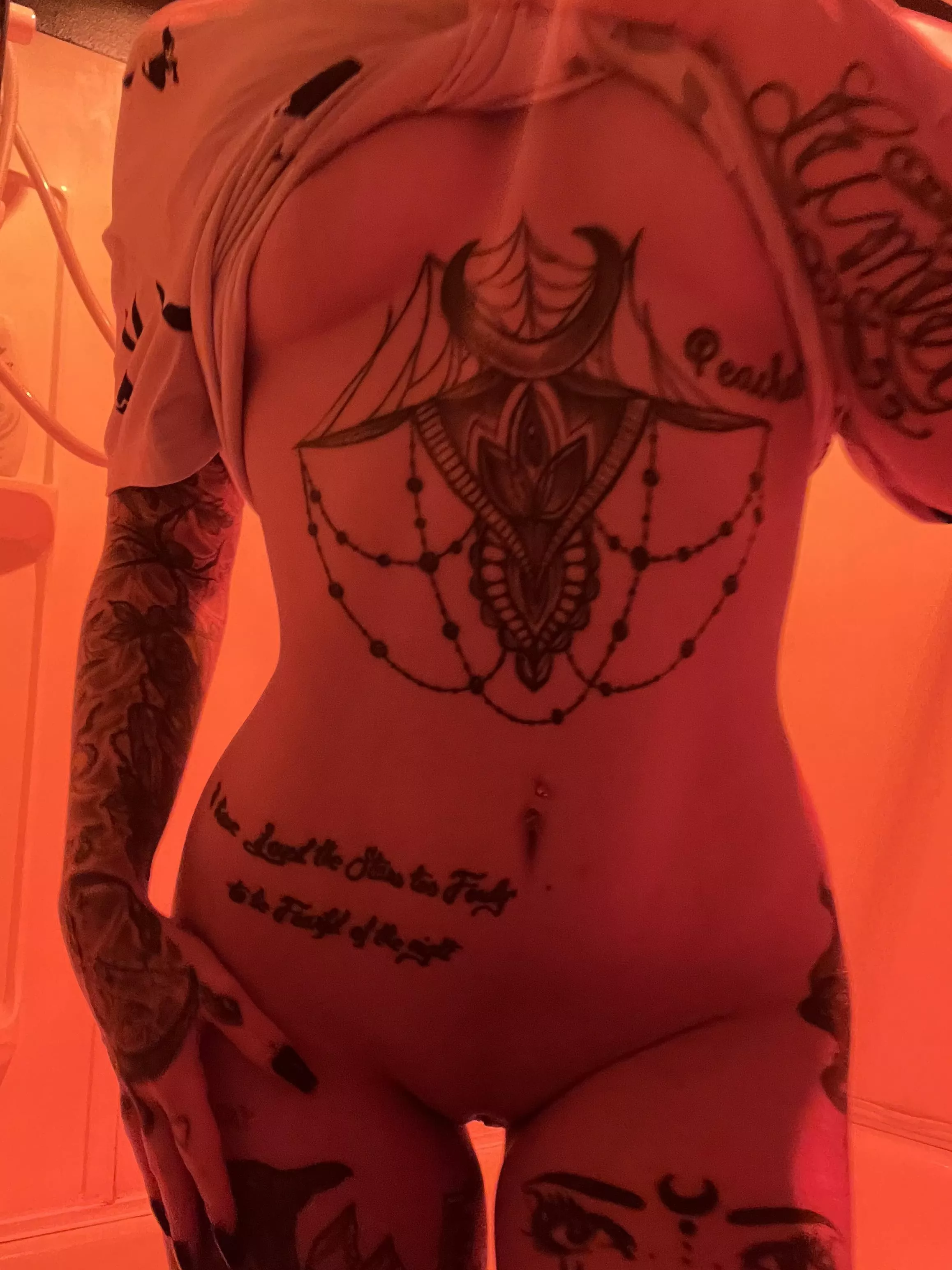 Tatted witchy babe about 2 hex ur cock