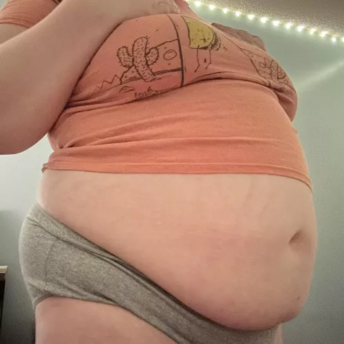 Thought I’d try this shirt on again after a while.. something’s different 🤔