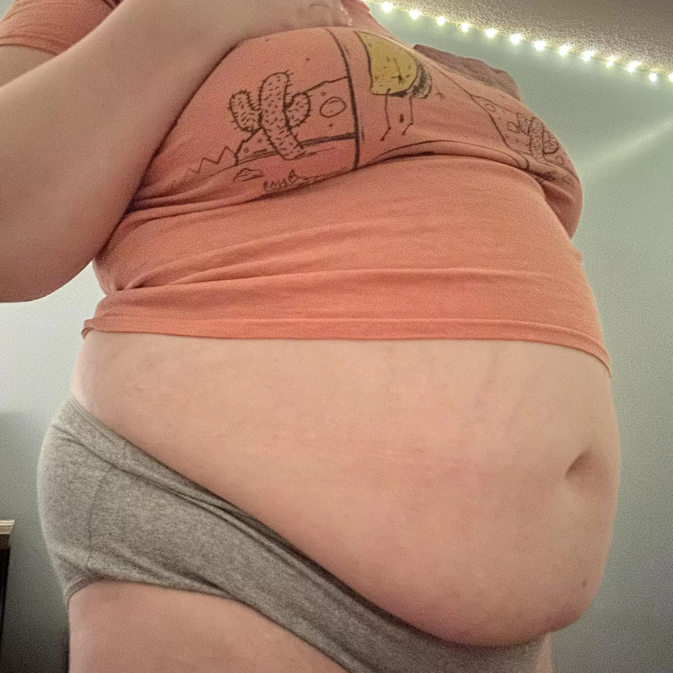 Thought I’d try this shirt on again after a while.. something’s different 🤔