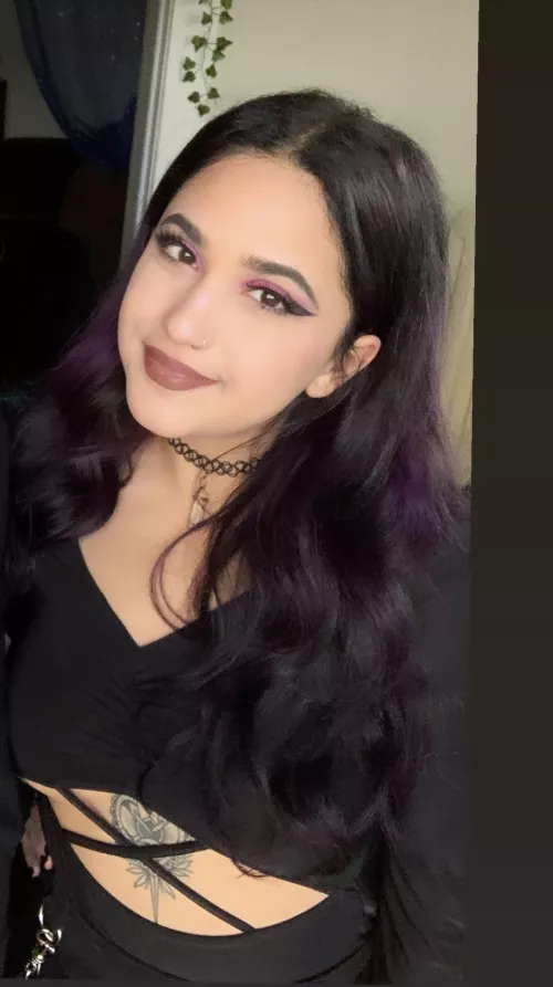 Who even wear bras anymore?? 😏