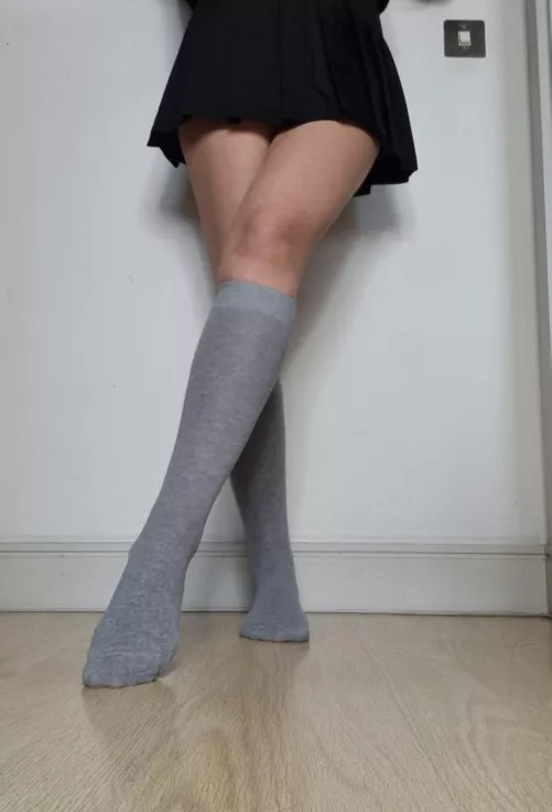 Who's a fan of long legs and knee socks?