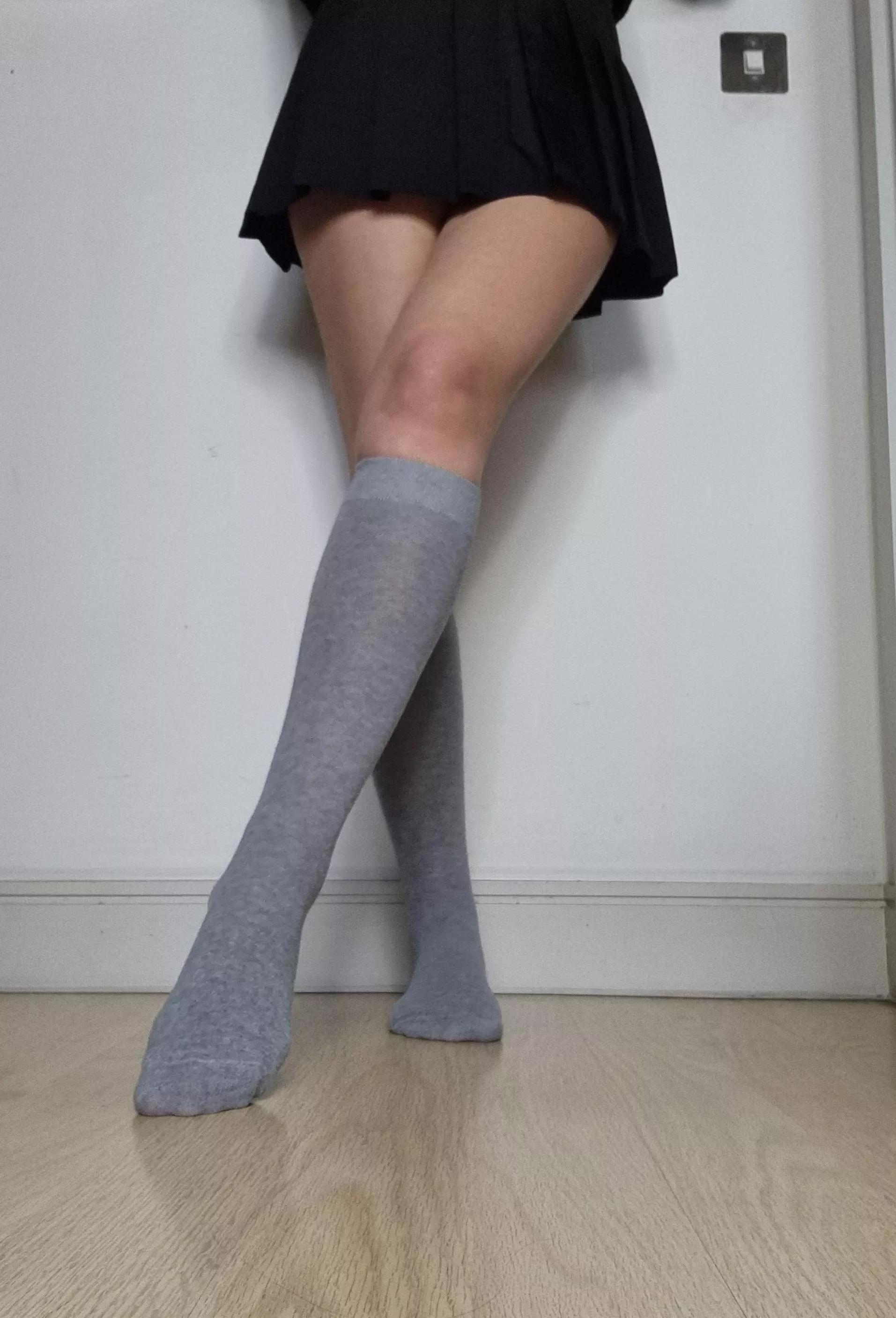 Who's a fan of long legs and knee socks?