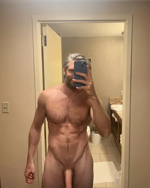 Who’s coming to join me in my hotel?😉