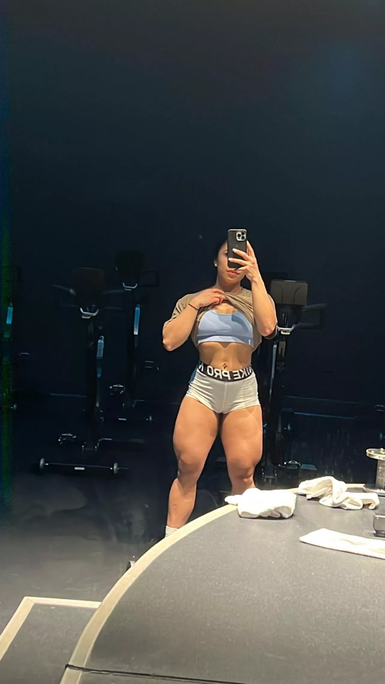 Wow, her thighs are so THICCC!