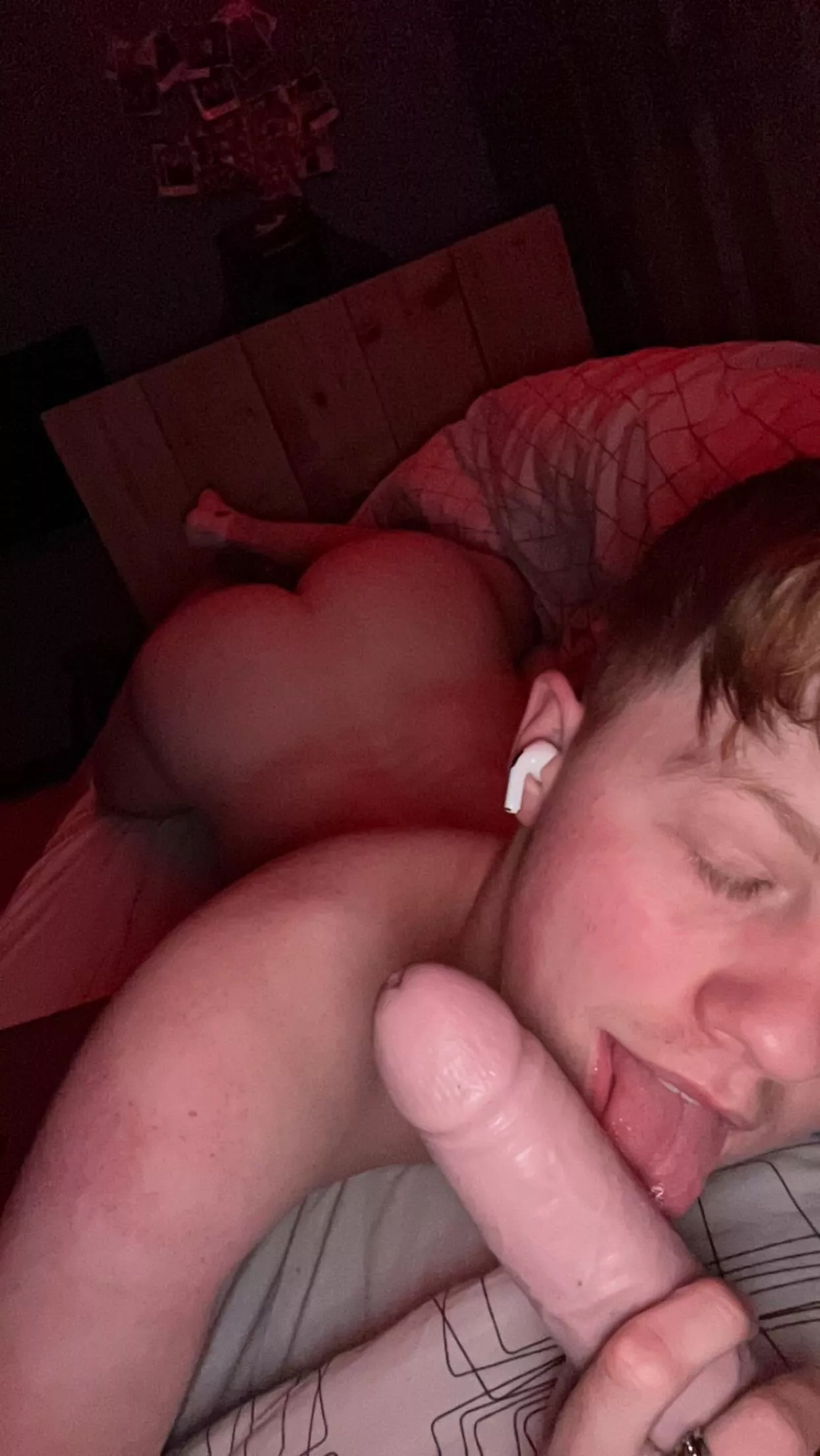 18 and need a HUGE dick to fuck me so rough!! hmu: nz0205