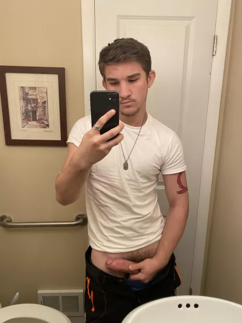 19M who wants a quickly in the bathroom