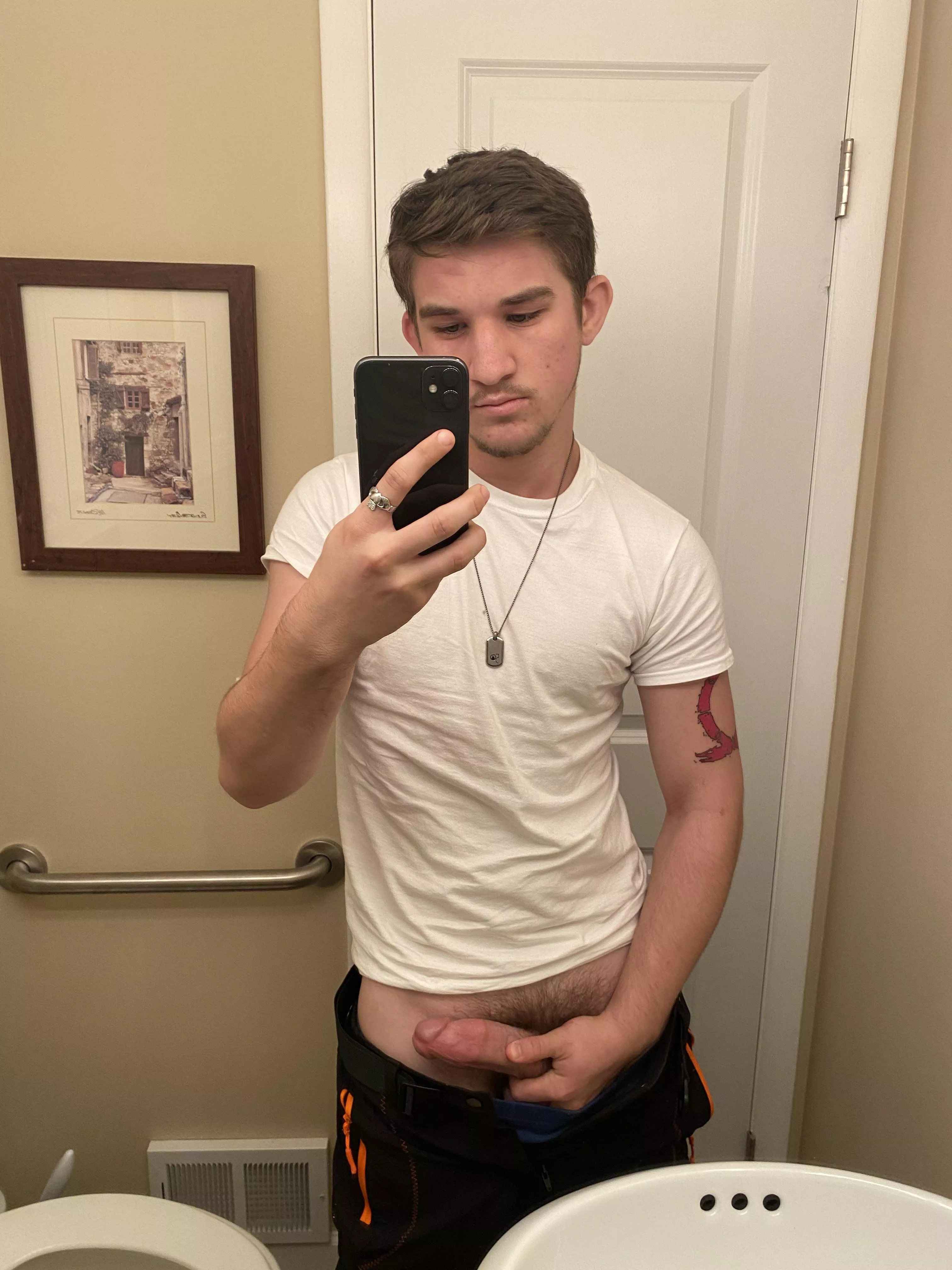 19M who wants a quickly in the bathroom
