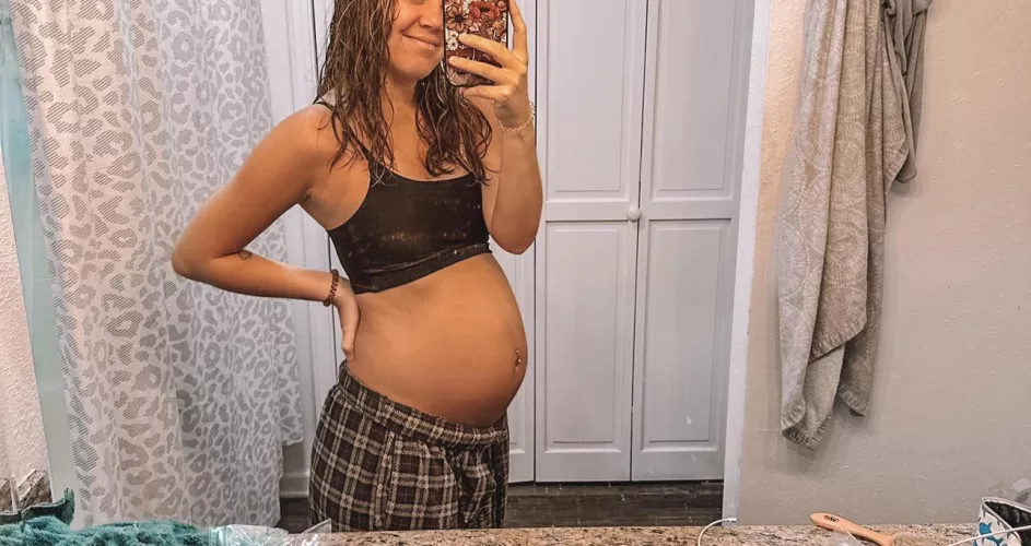 20 weeks pregnant belly ❤️