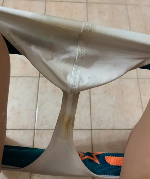 [23] Out on a date and he got really horny >.< View of my panties after i came home.. guess what happened?