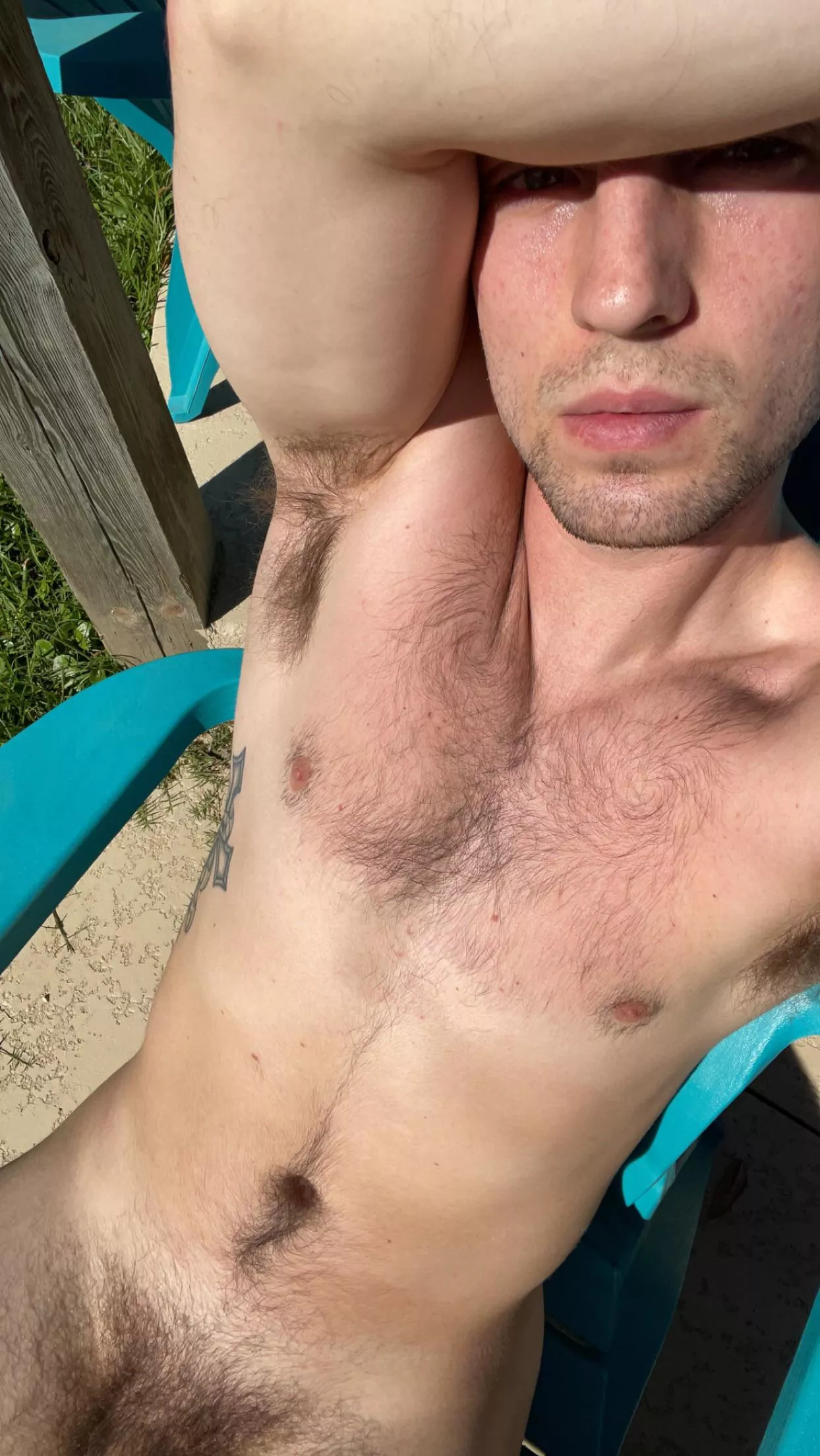 25 looking for someone to grab sun with