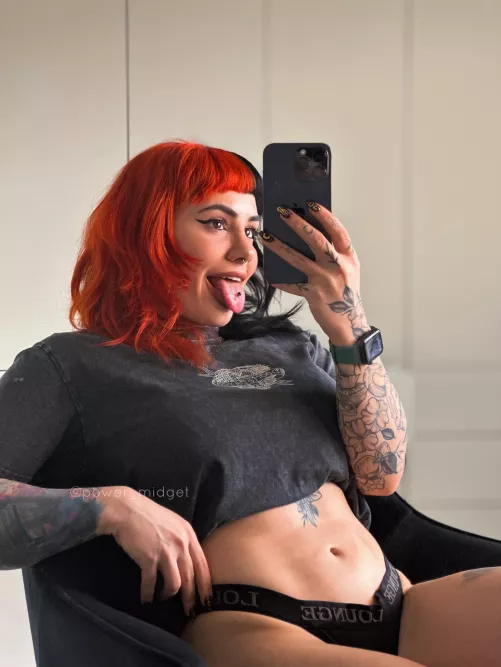 4ft 8” little pocket rocket 😈