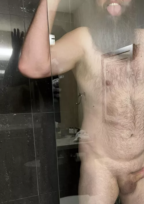 a 🐻 pressed against a glass shower door... thoughts? 🫠🫠