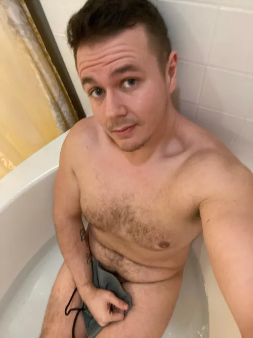 After gy[M] soak. Trying to ease the sore muscles. Have a great night folks 💜